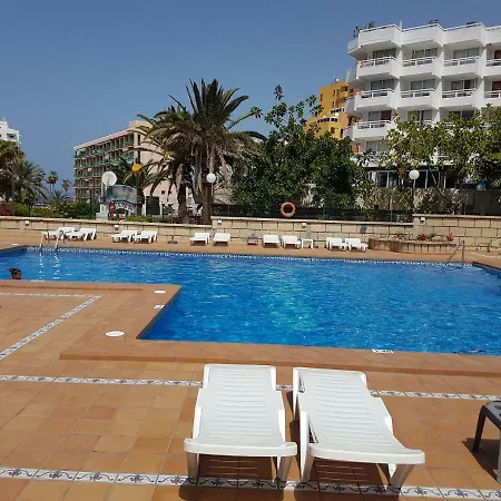 Borinquen With Heated Pool, Only 280 Meters To The Beach, Wifi Playa de las Americas (Tenerife)